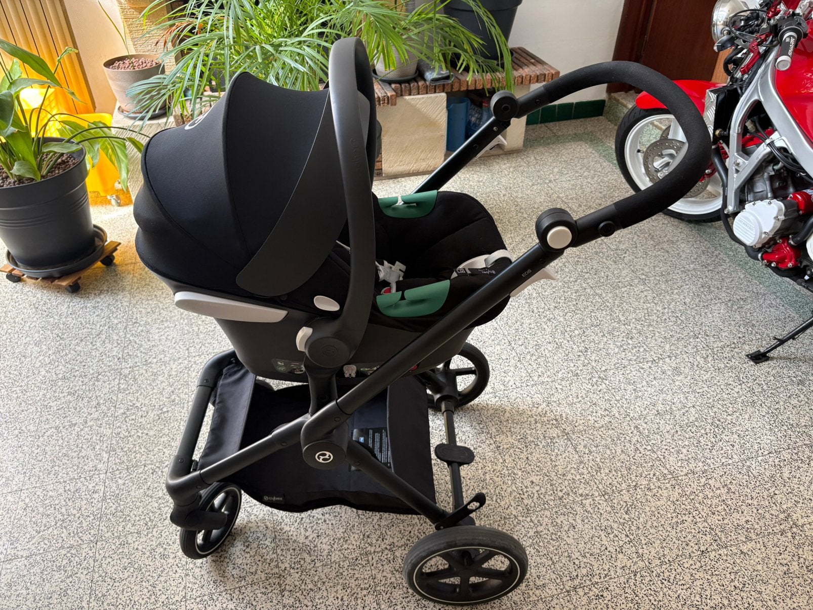 Pousette cybex eos, Enlèvement, Comme neuf