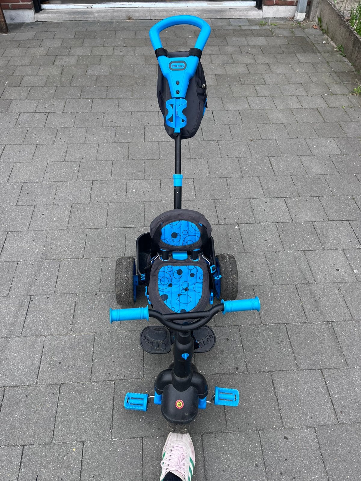 Little tikes 4in1 driewieler met duwstang, Fietsen en Brommers, Ophalen, Zo goed als nieuw, Duwstang