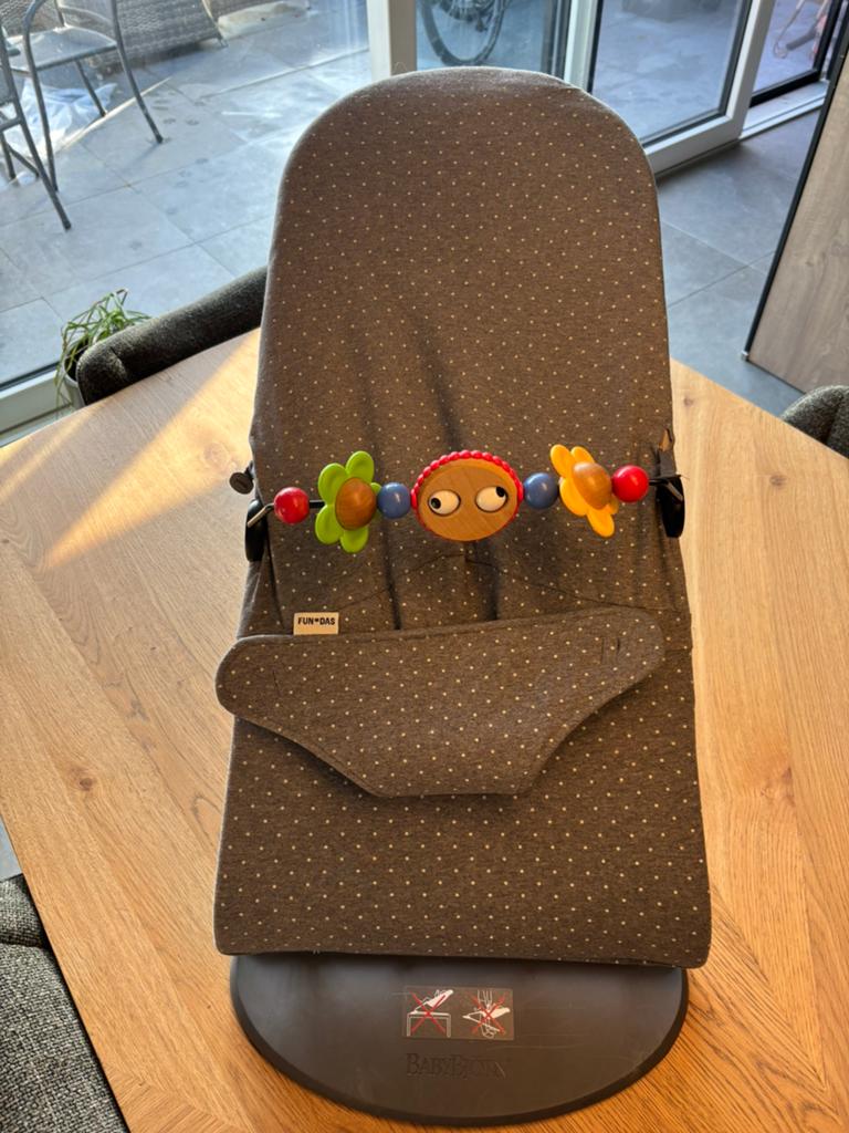 BabyBjörn Relax Bliss zand met hoes en origineel speeltje, Verstelbaar, Wipstoel, Zo goed als nieuw, Ophalen