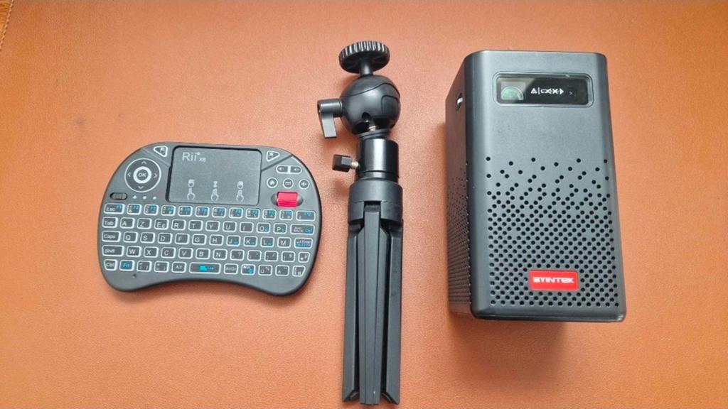 PROJECTEUR PORTABLE, Audio, Tv en Foto, Beamers, Ophalen