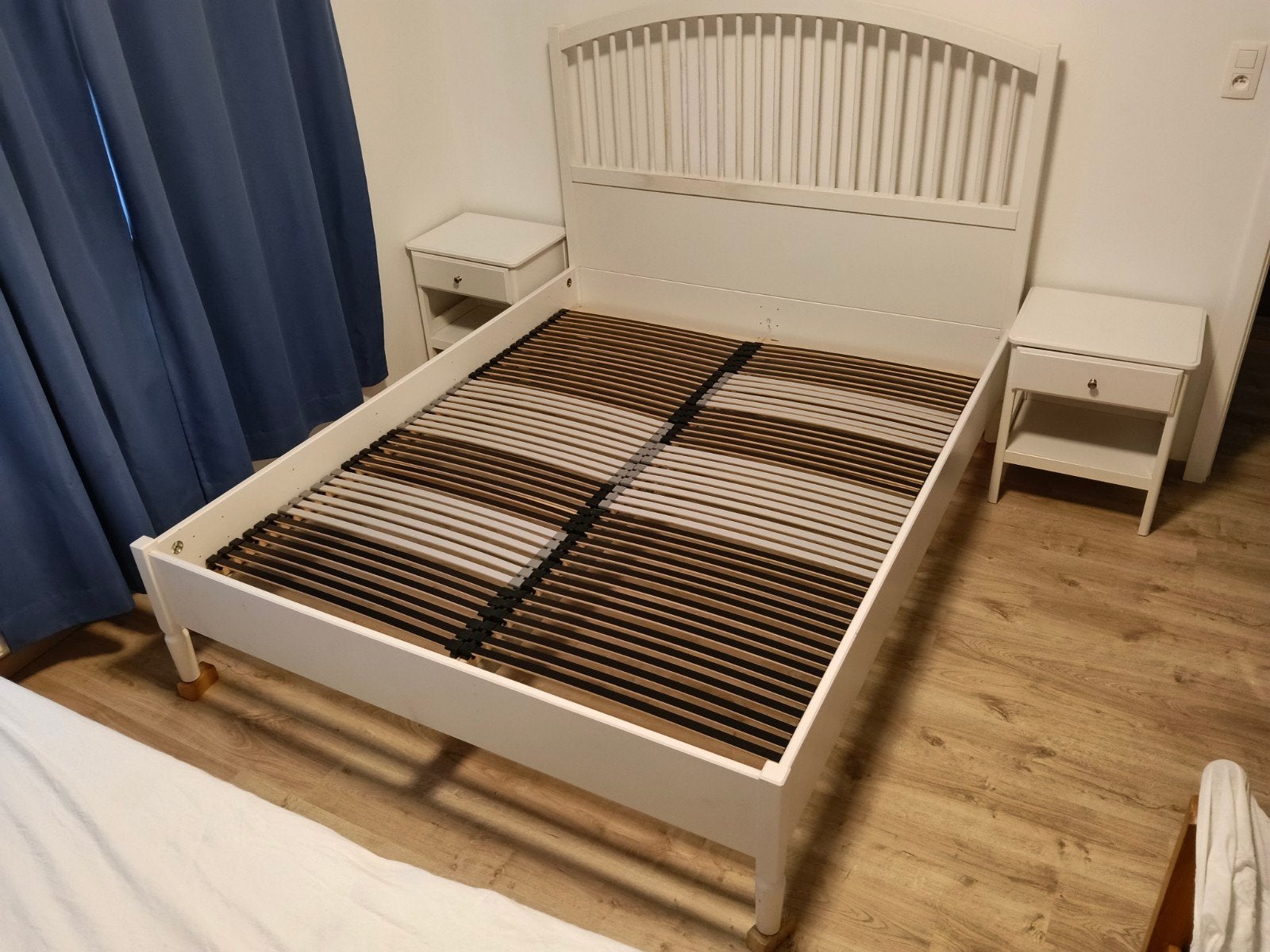 lit Ikéa blanc 1m60, sommier et tables de nuit, Maison & Meubles, Chambre à coucher | Lits, Enlèvement, Blanc
