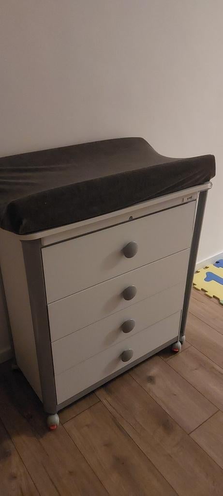Commode incl bad, Kinderen en Baby's, Kinderkamer | Commodes en Kasten, Gebruikt, Commode, 105 cm of meer, 100 cm of meer, 50 tot 70 cm
