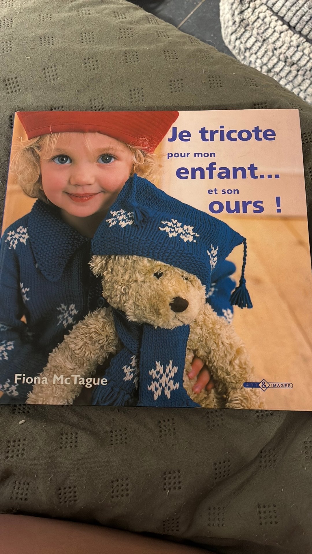 Je tricot mon enfant et son ours, Enlèvement ou Envoi, Comme neuf