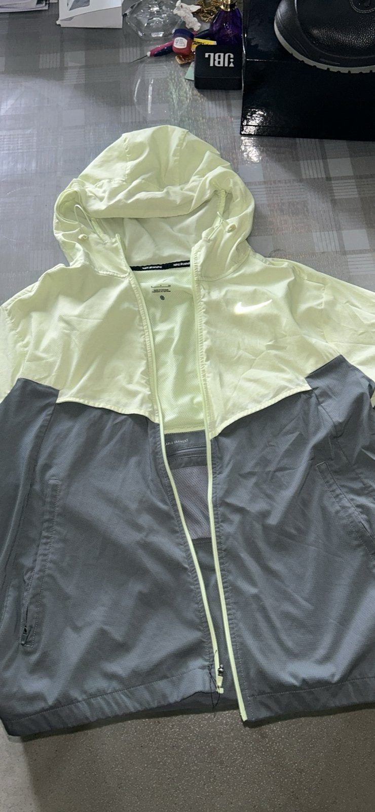 Nike Vest, Kleding | Heren, Sportkleding, Maat 48/50 (M), Geel, Wandelen of Outdoor, Ophalen of Verzenden