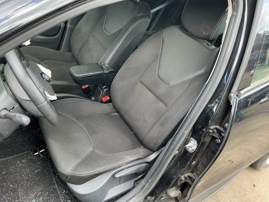 INTERIEUR Renault Clio IV Estate / Grandtour (7R), Auto-onderdelen, Gebruikt, Renault, Peter-Huppertz-Straße 5
51063  Köln, DE