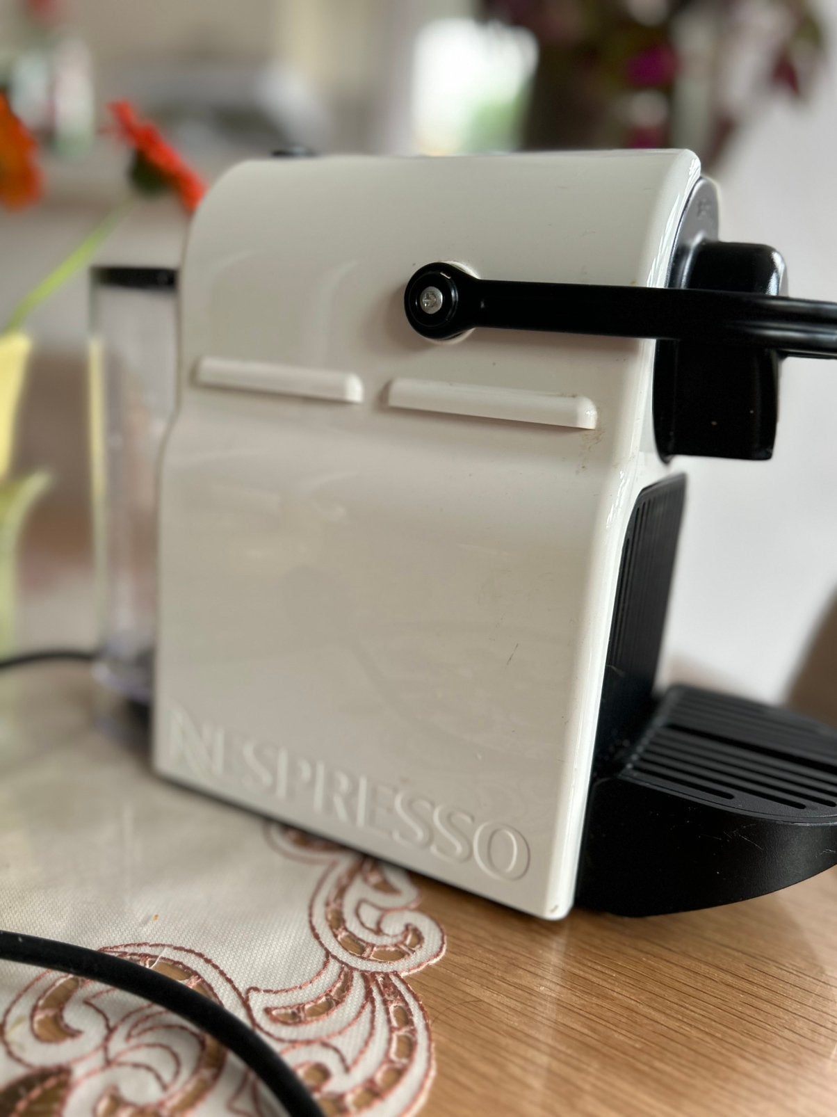Te koop: Nespresso Inissia by Krups - koffiemachine, Ophalen, Zo goed als nieuw, Koffiemachine