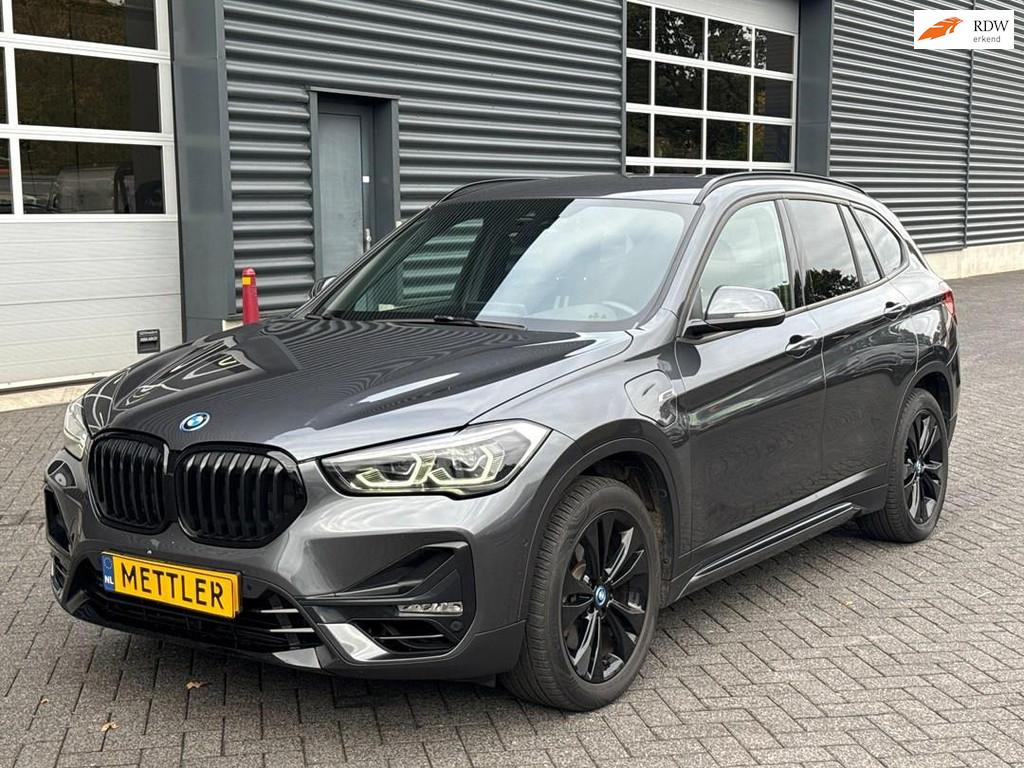 BMW X1 XDrive25e eDrive Edition, Sport line, navigatie, trek, Auto's, 8 kWh, Gebruikt, Leder en Stof, Plug-in hybride