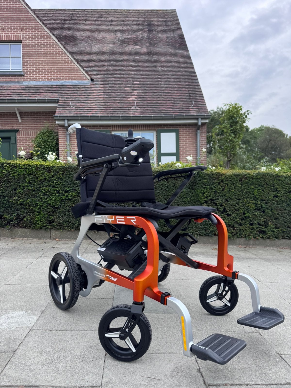 Flyer FR18 –Fauteuil Roulant Électrique Ultra-Léger, Carbone, Enlèvement ou Envoi, Pliant, Neuf, Fauteuil roulant électrique