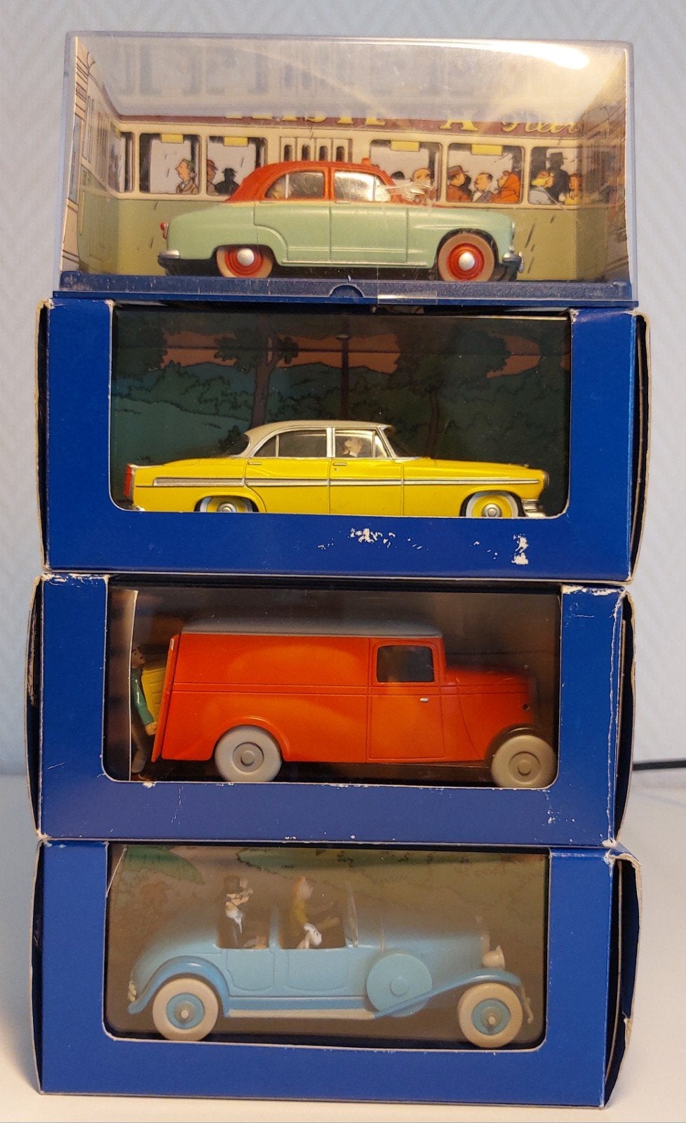 4 voitures Tintin Atlas à l'échelle 1/43., Enlèvement ou Envoi, Tintin, Utilisé, Statue ou Figurine