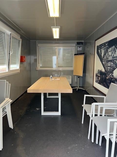 Unité de bureau professionnelle entièrement équipée, Enlèvement