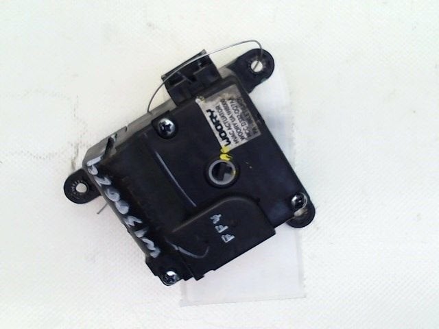 ACTIONNEUR MOTEUR VOLET CHAUFFAGE i10 (F5) (|D332QQ7AA|), Utilisé, Hyundai