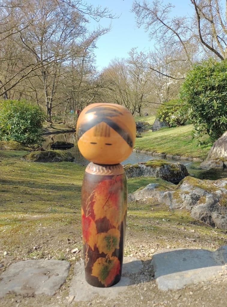 Grote "Aki" kokeshi van Sato Kouson (Komura) 39 cm, Antiek en Kunst, Kunst | Niet-Westerse kunst, Verzenden