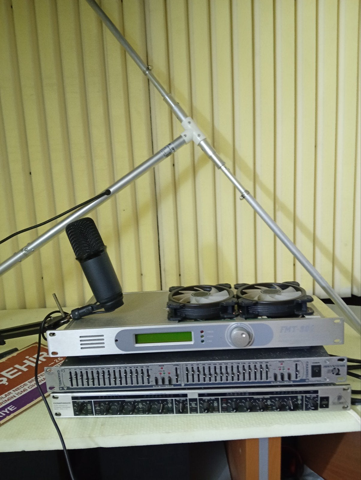 fm zender 87.5 tot 107. complete set. senersolak90@gmail, Ophalen, Zender en Ontvanger
