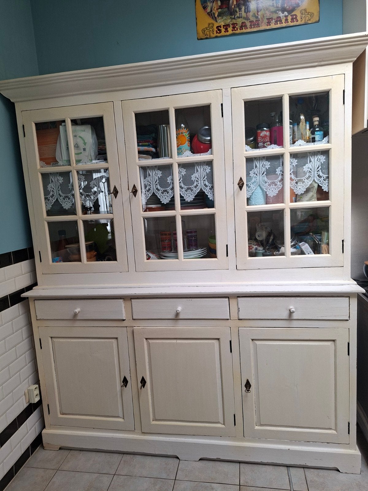 Grote witte echt houten buffetkast, Grootmoeders, 150 à 200 cm, Enlèvement, Utilisé