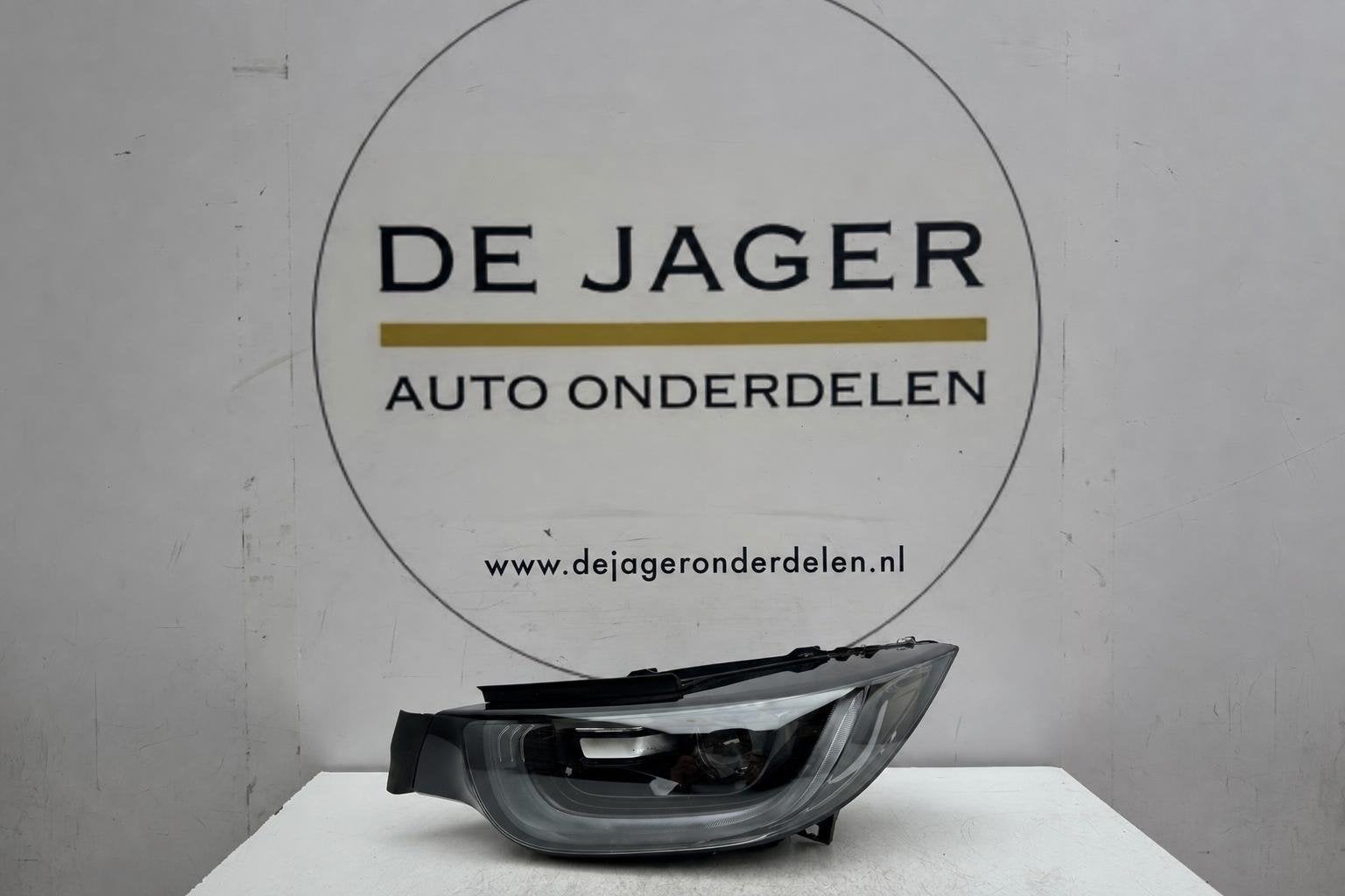 BMW i3 I01 FL Full LED Adaptive koplamp links 7448387, Auto-onderdelen, Petuelring 130
80788  Munich, DE, Gebruikt, Info@bmw.de