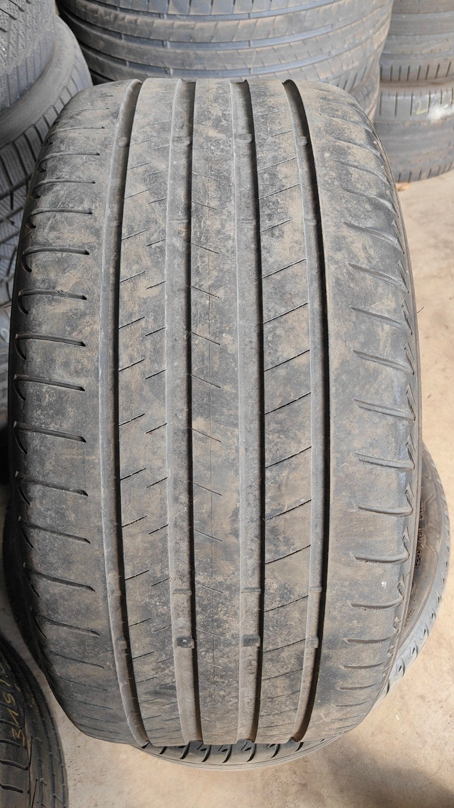 275/35r21 Bridgestone 4mm 60€ per stuk met montage, Ophalen