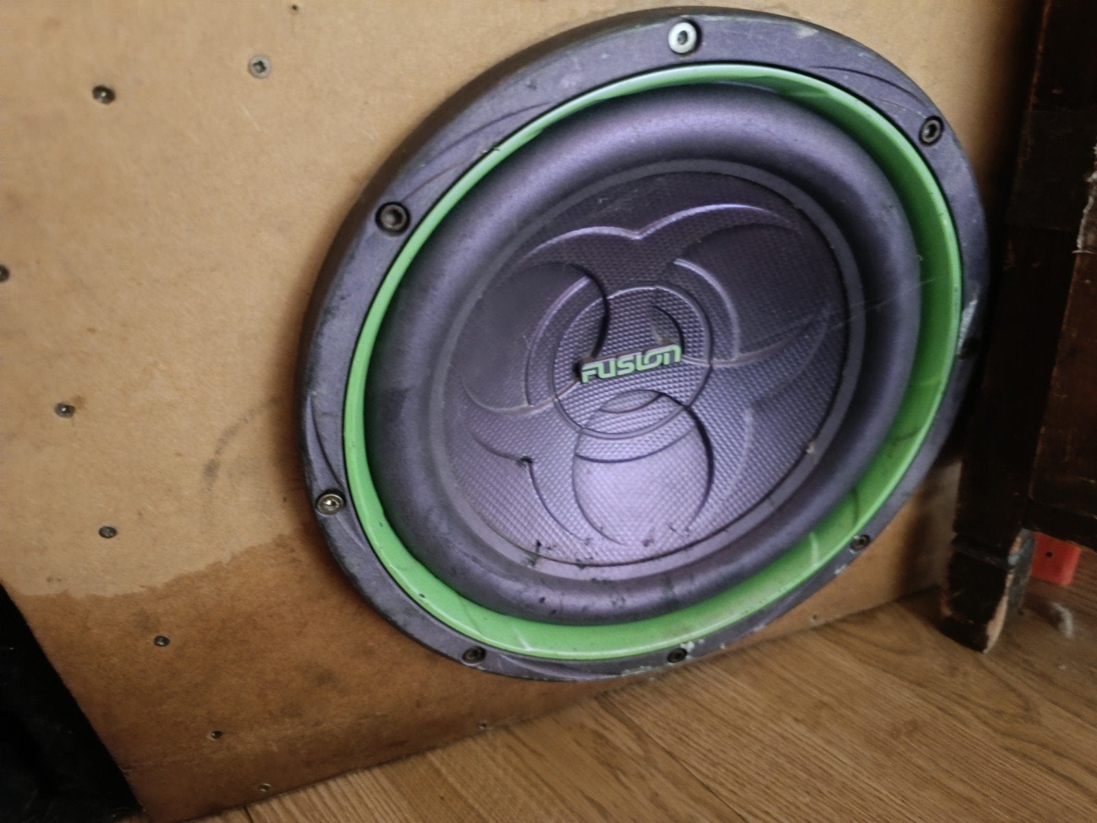 Caisson de Bass 800Watts Rms doublé bobine