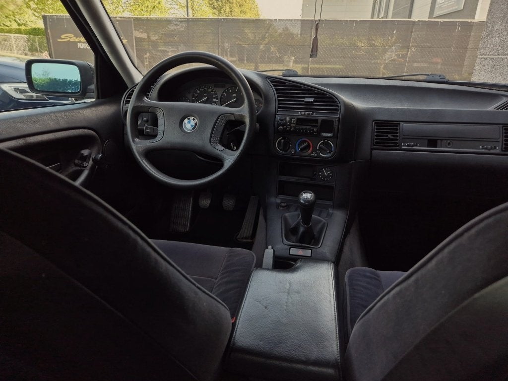 BMW 318i / OLDTIMER ! / Manueel / Sedan, foto 12