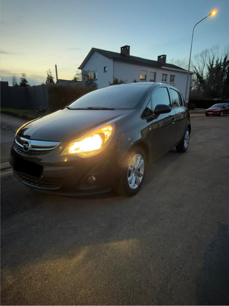 Opel Corsa 1.2i Black Edition, Autos, Opel, Corsa, Airbags, Bluetooth, Ordinateur de bord, Verrouillage central, Vitres électriques