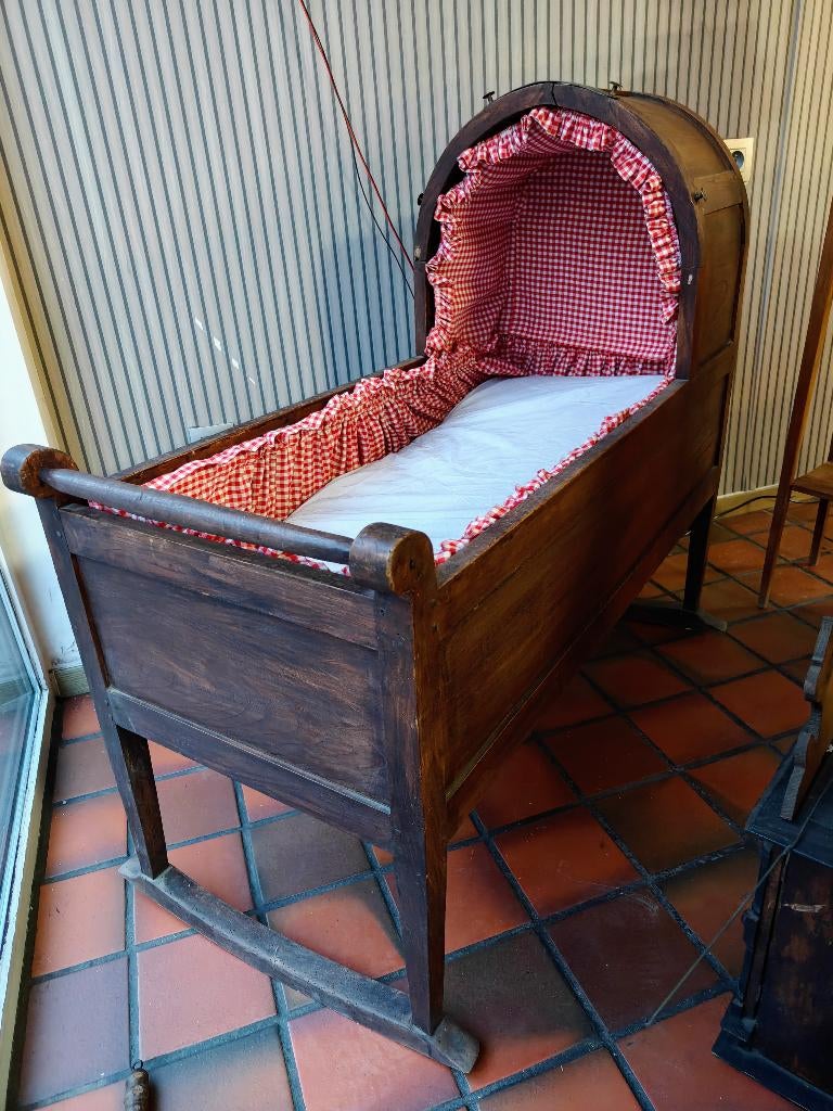 Vintage houten wieg – rustiek & authentiek, Kinderen en Baby's, Babywiegjes en Ledikanten, Ophalen, Gebruikt, Wieg