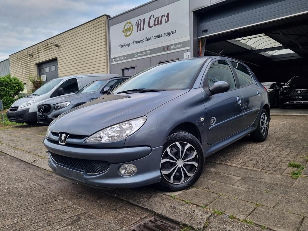 Peugeot 206 1.4i 2006 met 149.000km/AIRCO/5DEUR/12M GARANTIE, Argent ou Gris, Entreprise, Boîte manuelle, 5 portes