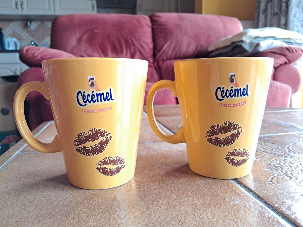 Lot de 2 tasses Cecemel, Enlèvement ou Envoi, Comme neuf, Autres styles, Porcelaine