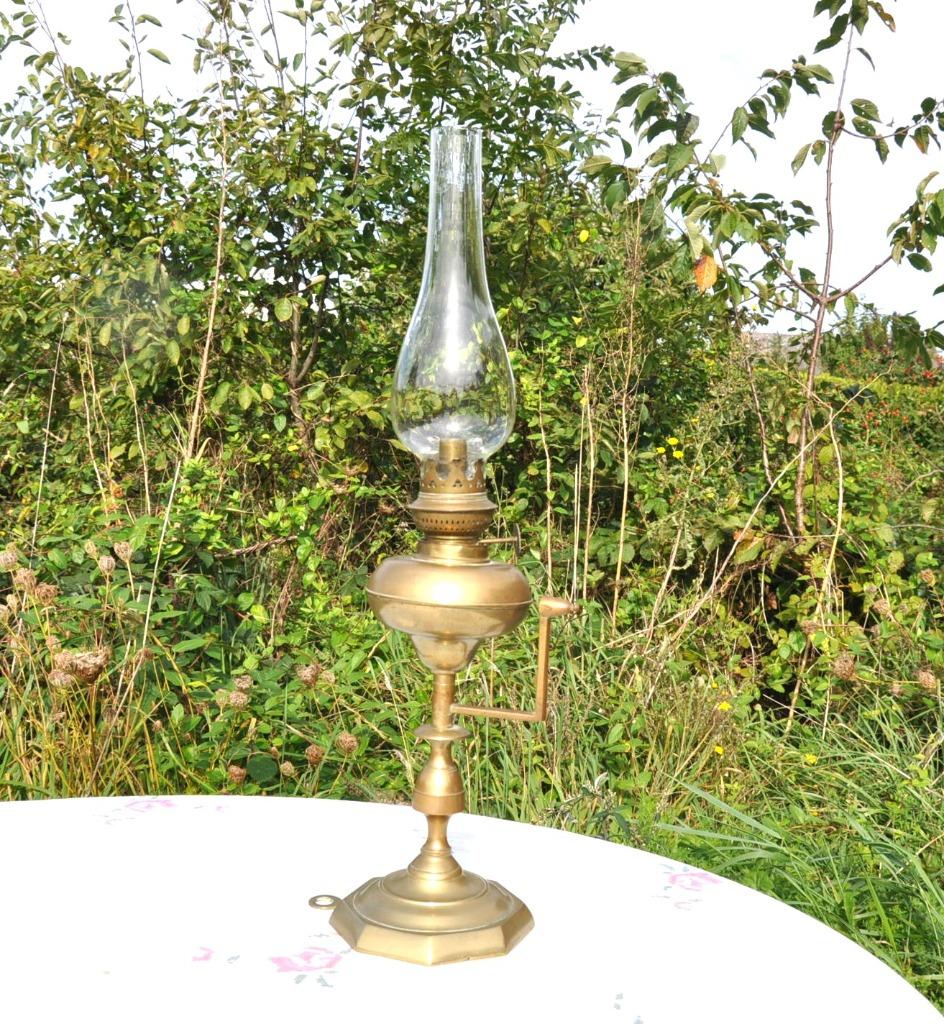 lampe a petrole cuivre forme originale, Enlèvement ou Envoi