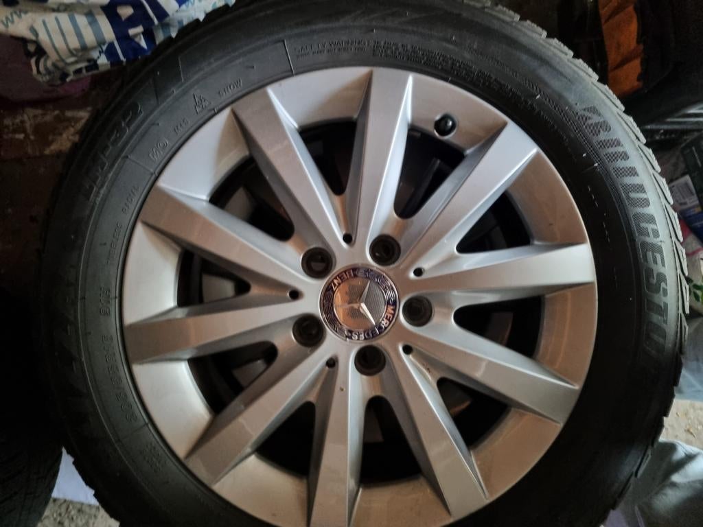 2 setjes a en b klasse mercedes met winterbanden, Enlèvement, Pneus hiver