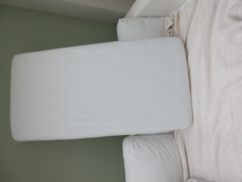 Babymatras + beschermer, Kinderen en Baby's, Ophalen, Zo goed als nieuw