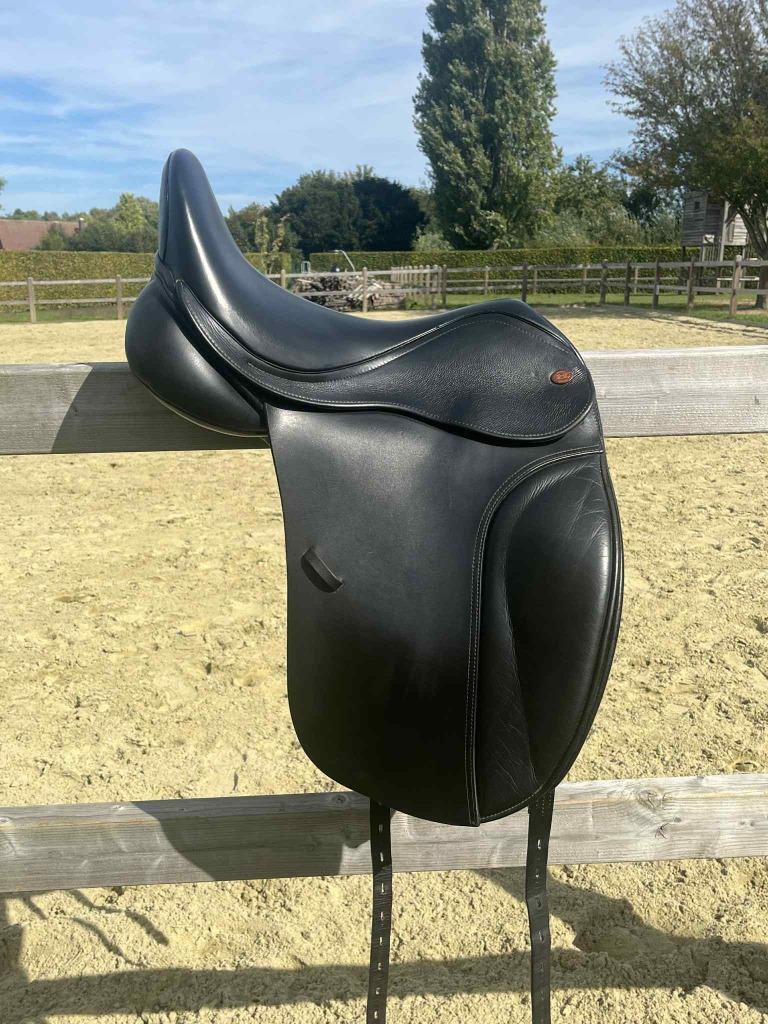 Kent en Masters dressuurzadel 17,5", Enlèvement, Utilisé, Dressage