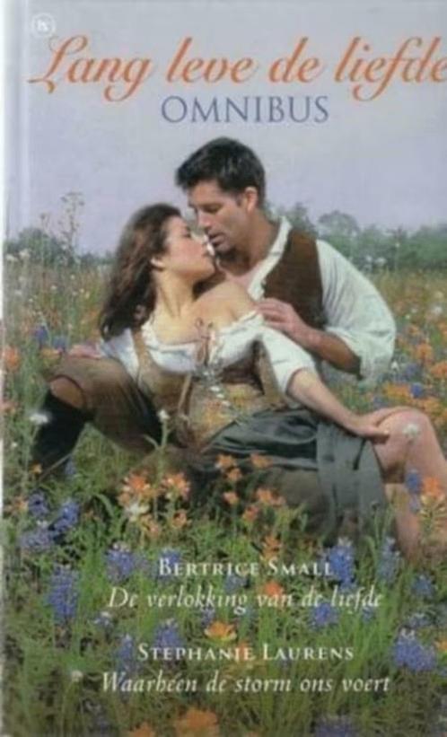Omnibus Lang leve de liefde / Bertrice Small en, Boeken, Ophalen of Verzenden, Zo goed als nieuw
