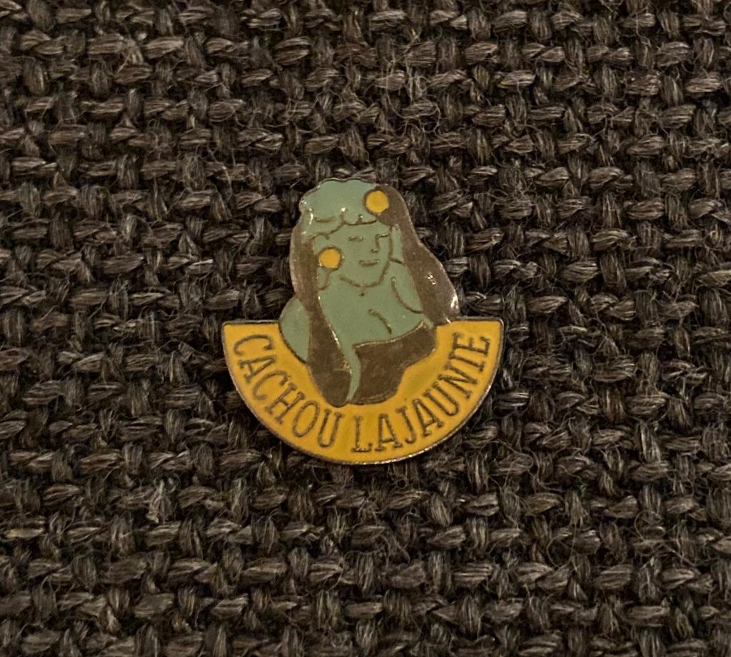 PIN - CACHOU LAJAUNIE - DROP - SNOEP - BONBON, Collections, Envoi, Utilisé, Marque, Insigne ou Pin's