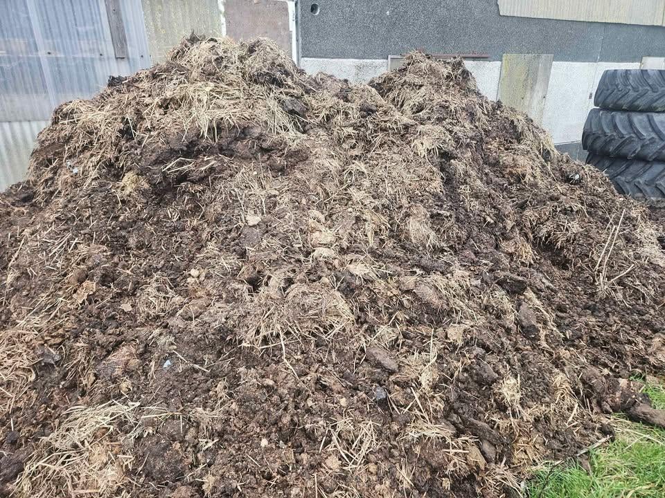 Gecomposteerde paardenmest levering+afnamevergoeding 7€/ton, Articles professionnels, Agriculture | Pommes de terre, Légumes, Fruits & Viande