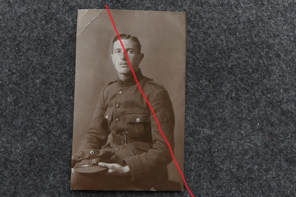 Postkaart Belgische soldaat ? Foto genomen in Londen, Ophalen of Verzenden, Voor 1920, Ongelopen, Politiek en Historie