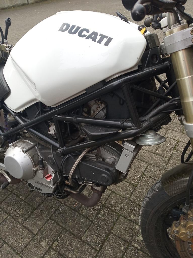 motor, 2 cilinders, 900 cc, Particulier, Meer dan 35 kW