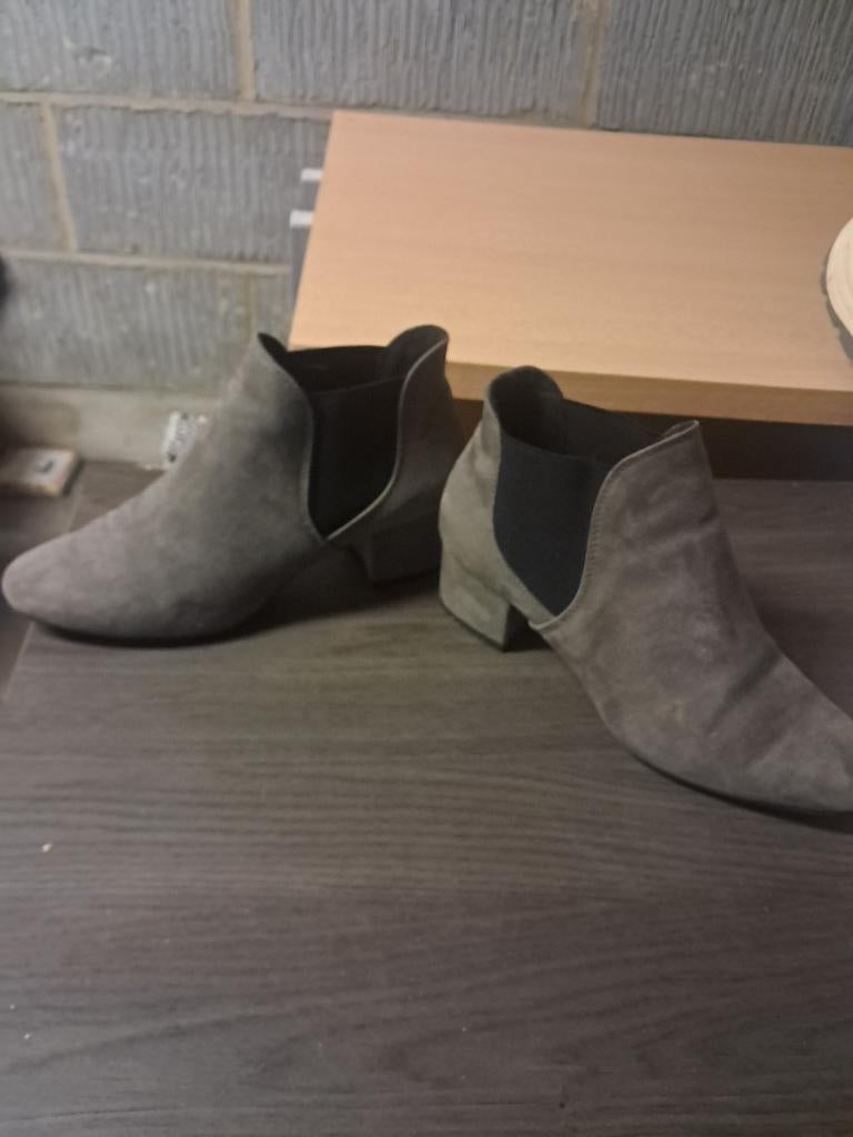 Chaussures pour Dames taille 39, Ophalen, Zo goed als nieuw, Grijs