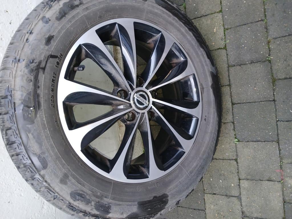 4 winterbanden op velg Nissan Qashqai 17", bj 2022., Auto-onderdelen, Ophalen, Winterbanden