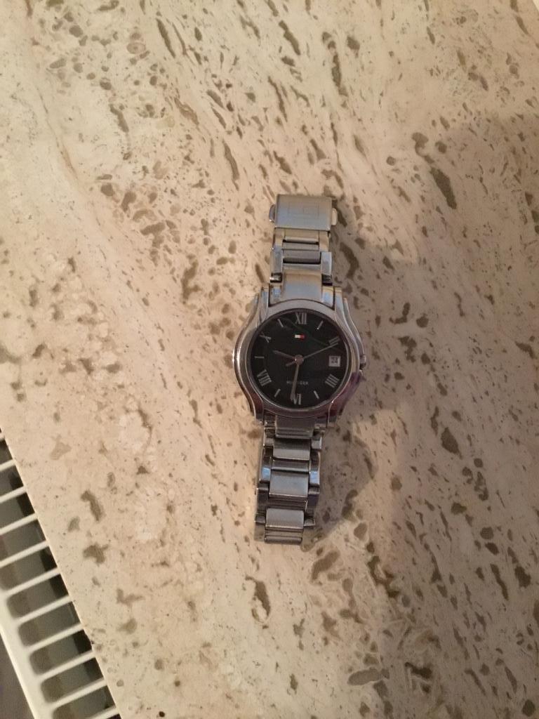 Dames horloge Tommy Hilfiger, Handtassen en Accessoires, Horloges | Dames, Overige merken, Staal, Staal, Polshorloge