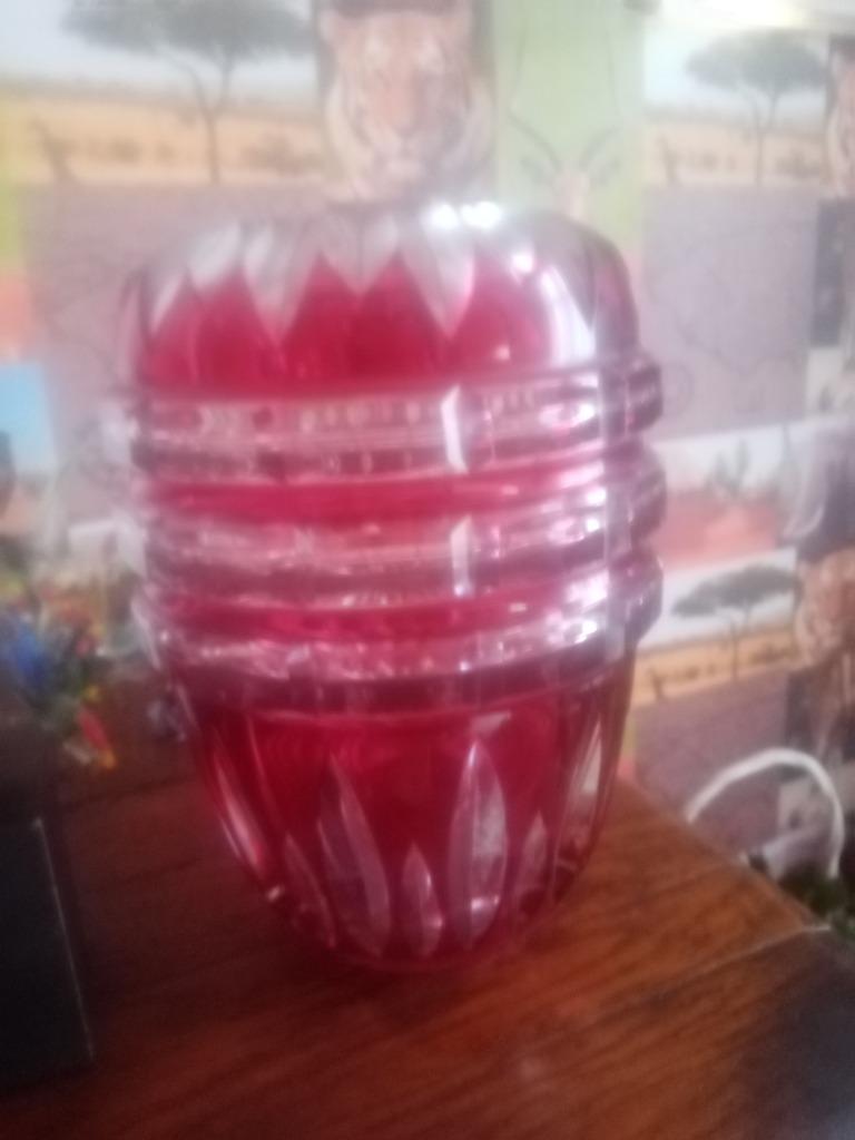 Vase Val Saint Lambert de couleur fushia, Enlèvement