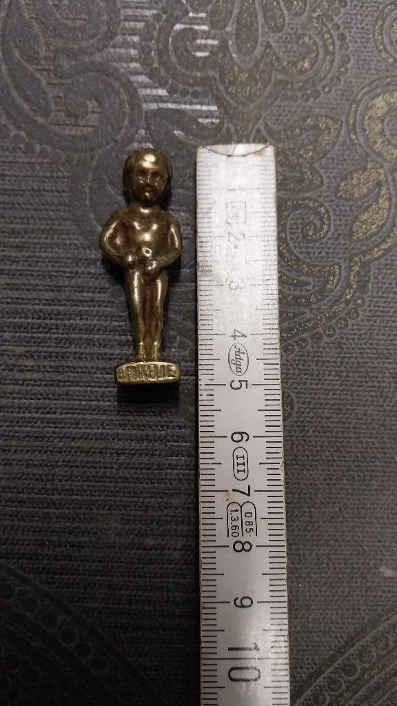 Klein beeldje Manneken Pis Brussel, Antiek en Kunst, Ophalen of Verzenden