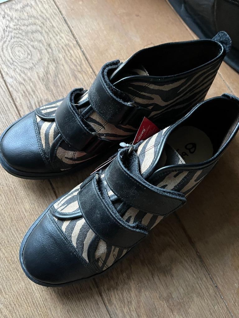 Toffe kinderschoen met dierenprint NIEUW maat 38, Kinderen en Baby's, Ophalen, Jongen of Meisje, Schoenen, Nieuw