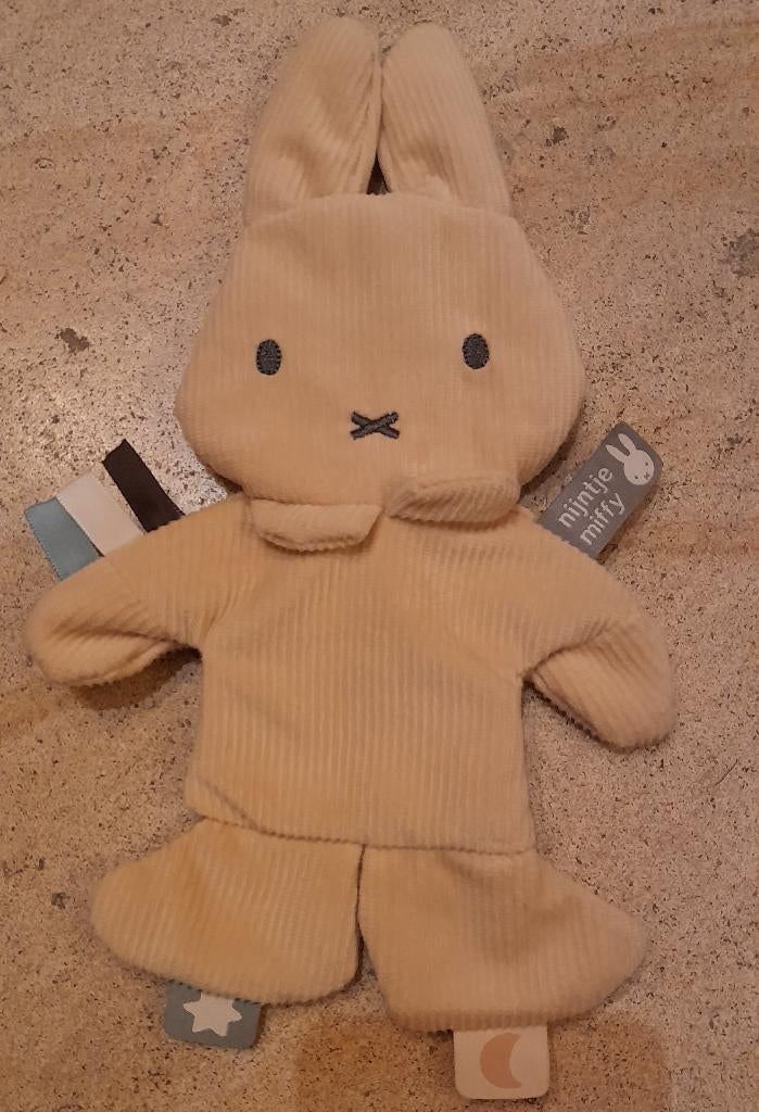 Nijntje, Enlèvement, Utilisé, Lapin