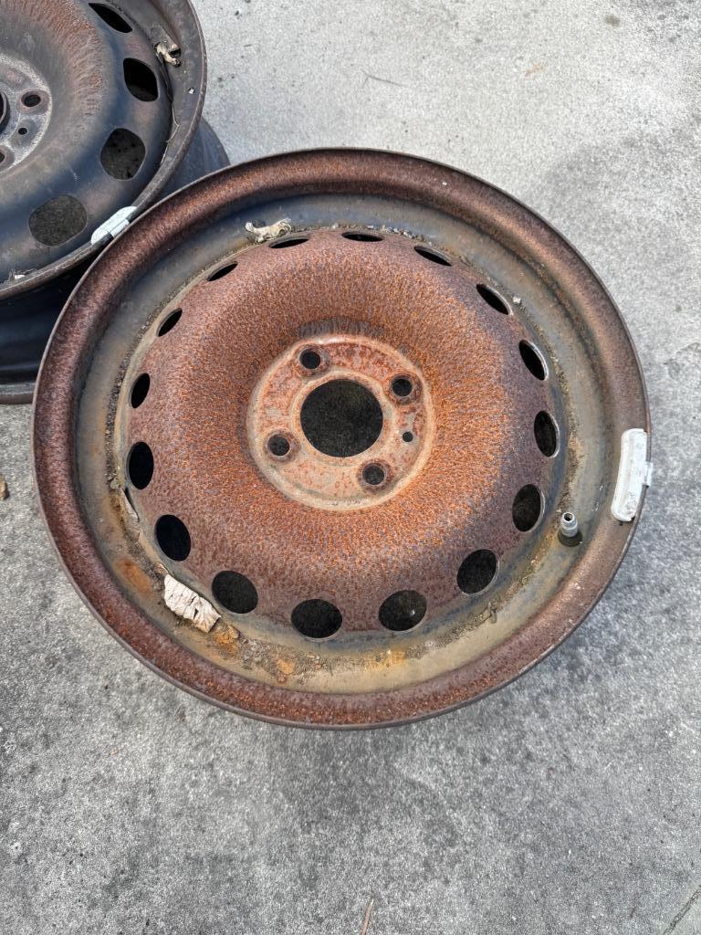 Dacia 15 inch velg van plaatstaal, Ophalen, Gebruikt, Dacia