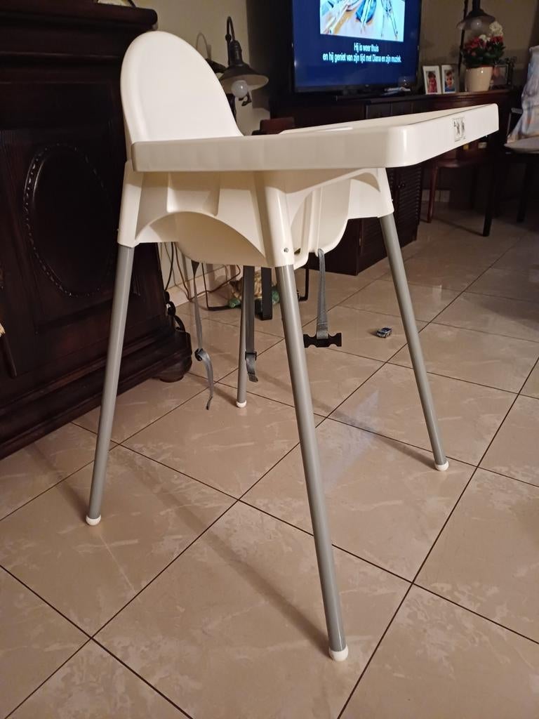 Chaise pour bébé avec table amovible, Enlèvement, Comme neuf