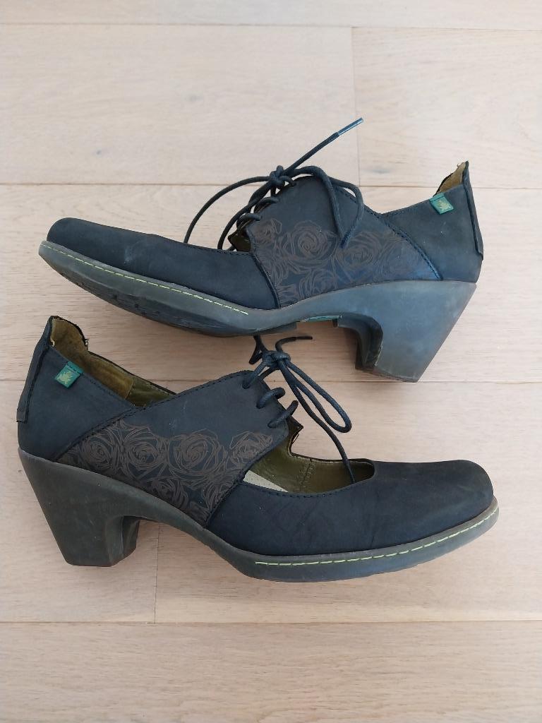 El Naturalista Pumps Black Rose - Maat 41, Kleding | Dames, Schoenen, Zo goed als nieuw, Pumps, Zwart, Ophalen of Verzenden