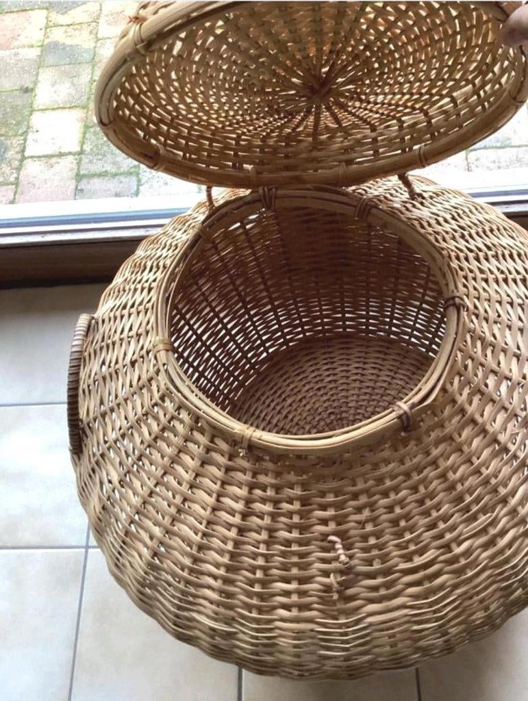⭐️ Retro malle XL rond osier tressé couvercle fait main, Maison & Meubles, Canapés | Repose-pieds & Poufs, Utilisé, 50 à 75 cm