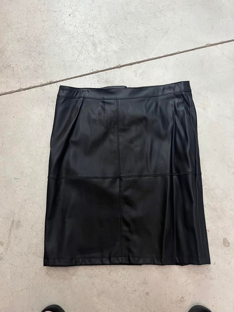 Vila lederlook rok maat xl, Ophalen of Verzenden, Zo goed als nieuw, Maat 46/48 (XL) of groter