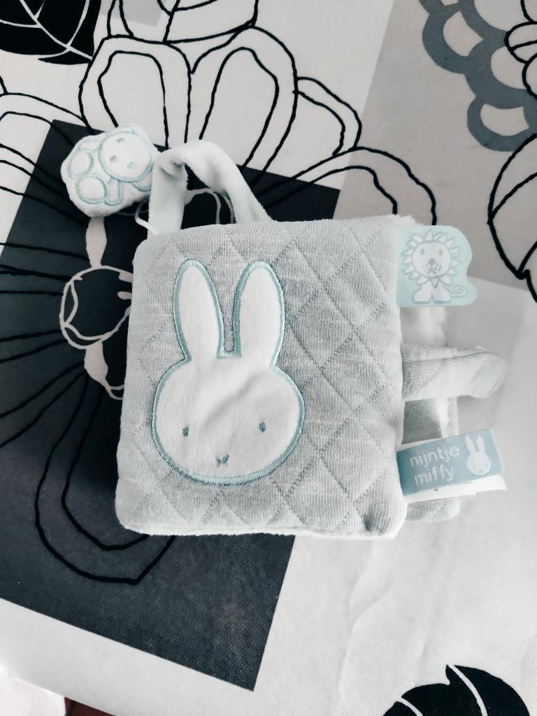 Nijntje Activiteiten-boek fluffy, Kinderen en Baby's, Badjes en Verzorging, Ophalen of Verzenden, Gebruikt, Overige typen, Nijntje