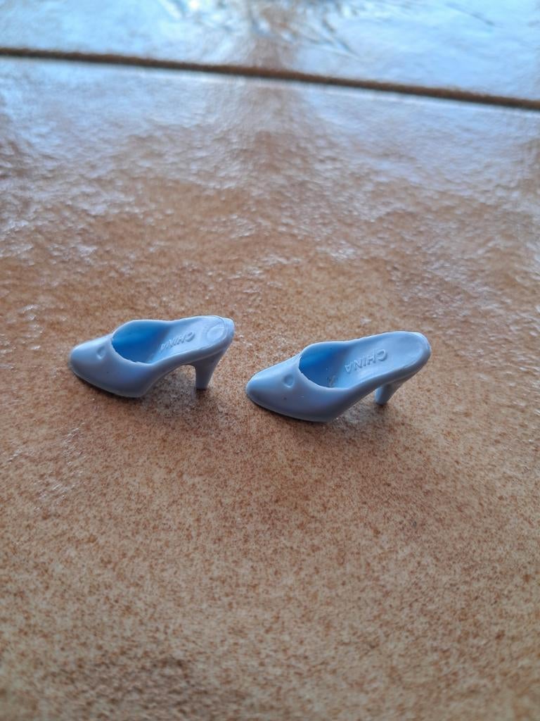 Paire d'escarpins mules à talons bleues claires Barbie, Enlèvement ou Envoi, Comme neuf, Barbie