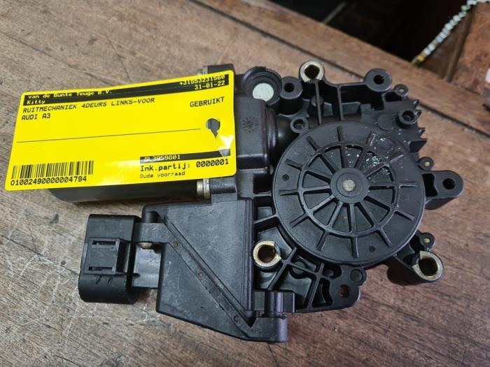 Moteur de vitre portière d'un Audi A3, Enlèvement ou Envoi, 3 mois de garantie, Utilisé, Audi
